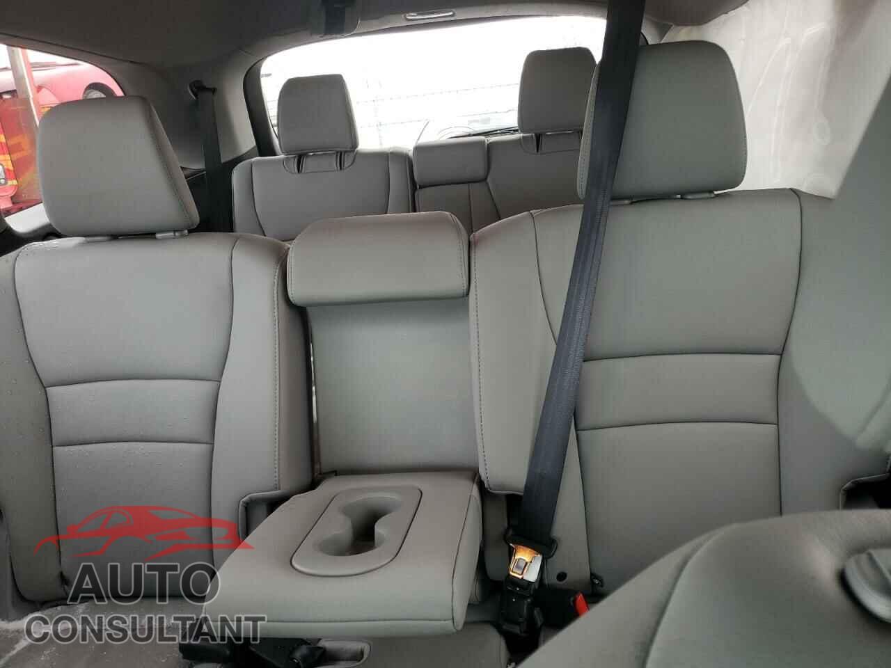 HONDA PILOT 2019 - 5FNYF6H53KB080712