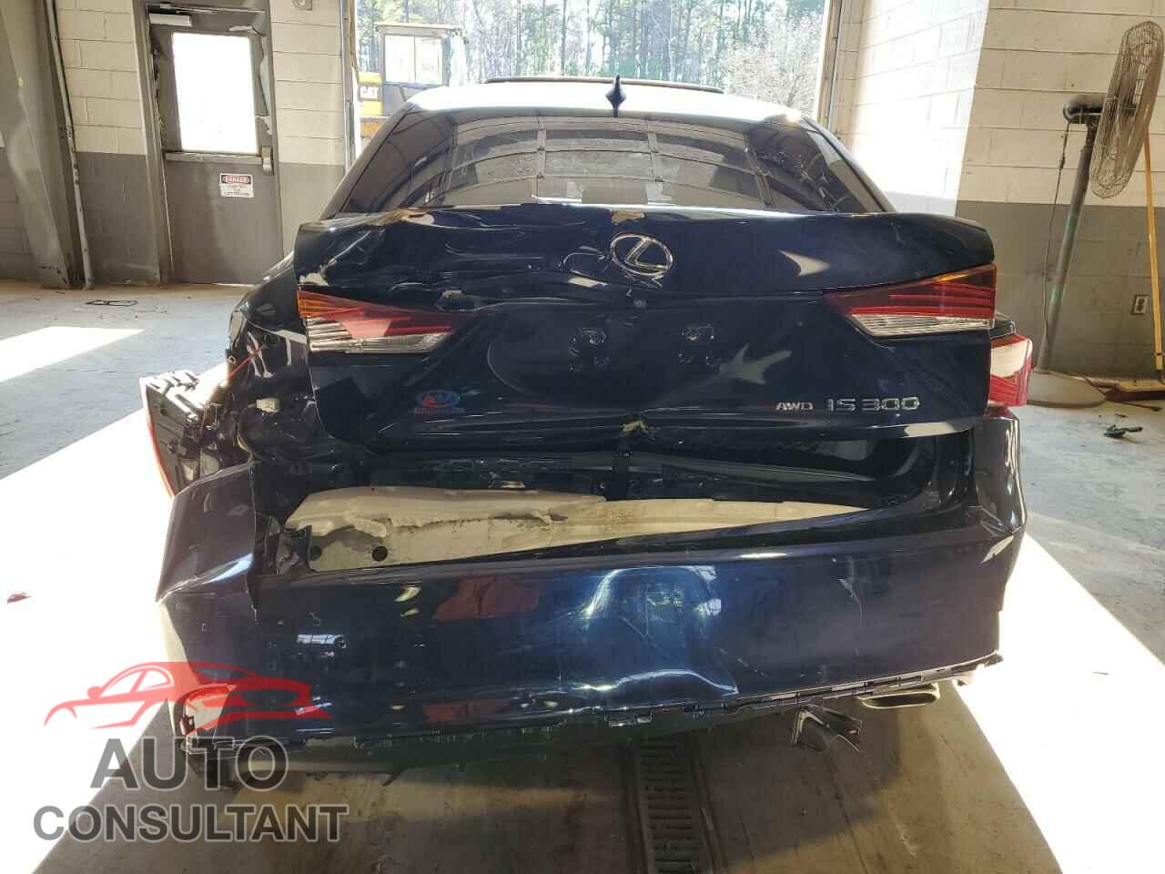 LEXUS IS 2018 - JTHC81D23J5030491