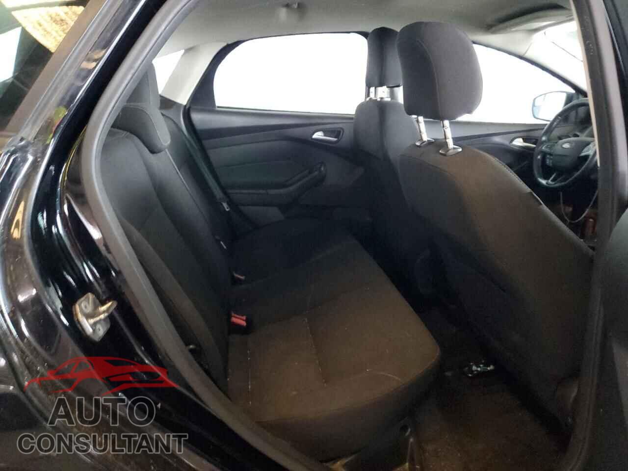 FORD FOCUS 2016 - 1FADP3F26GL258657