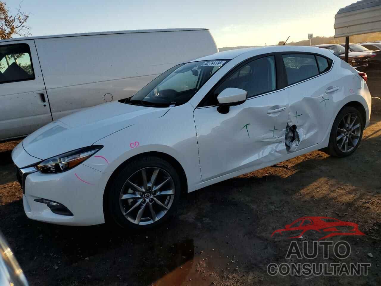 MAZDA 3 2018 - 3MZBN1L3XJM244191