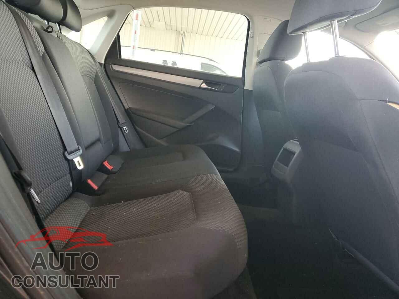 VOLKSWAGEN PASSAT 2012 - 1VWAP7A37CC041887