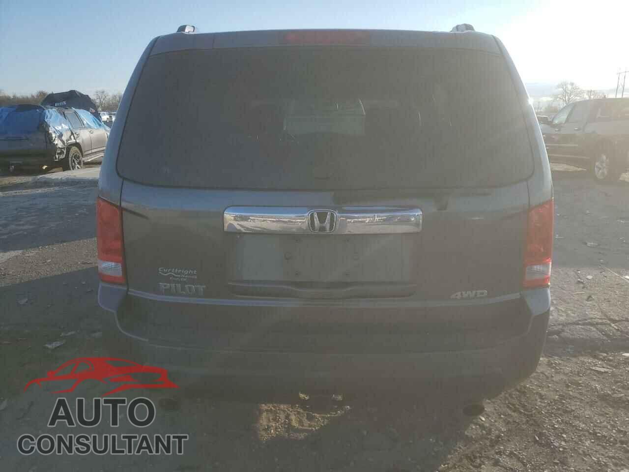 HONDA PILOT 2011 - 5FNYF4H50BB035134