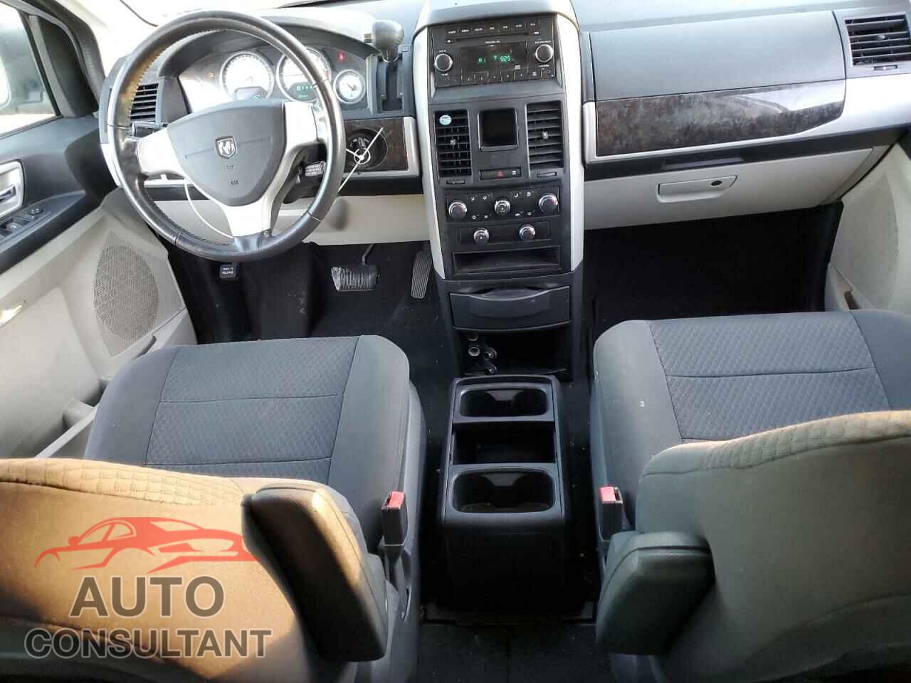 DODGE CARAVAN 2010 - 2D4RN5D16AR496795