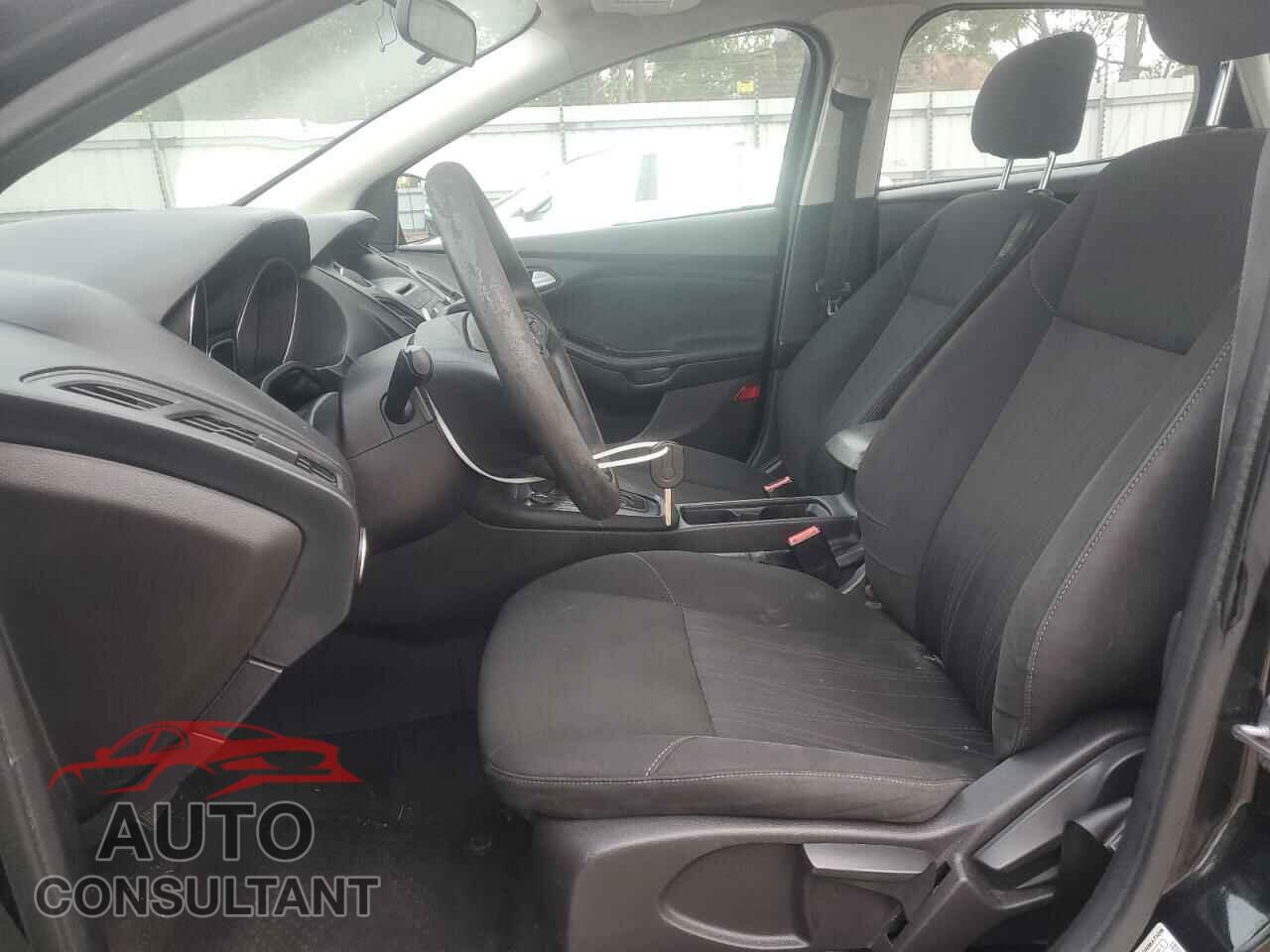FORD FOCUS 2015 - 1FADP3F22FL329786