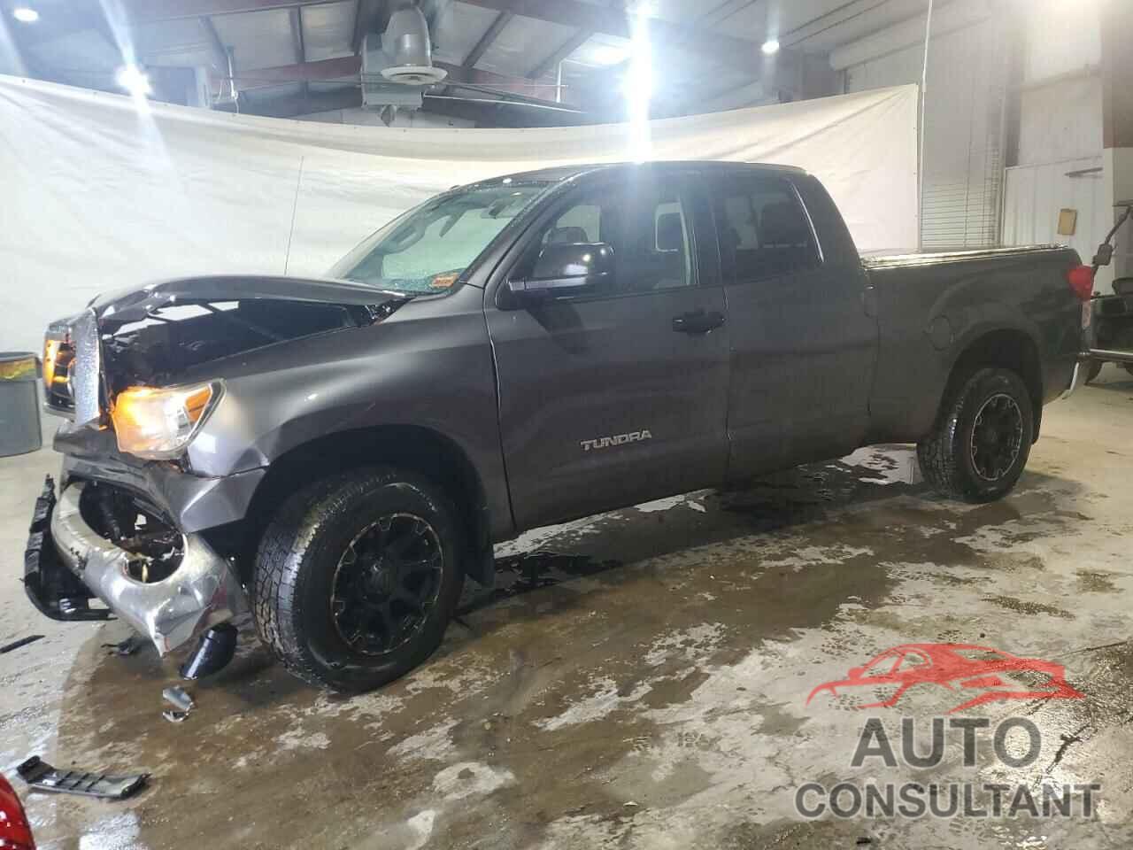 TOYOTA TUNDRA 2013 - 5TFUM5F14DX043918