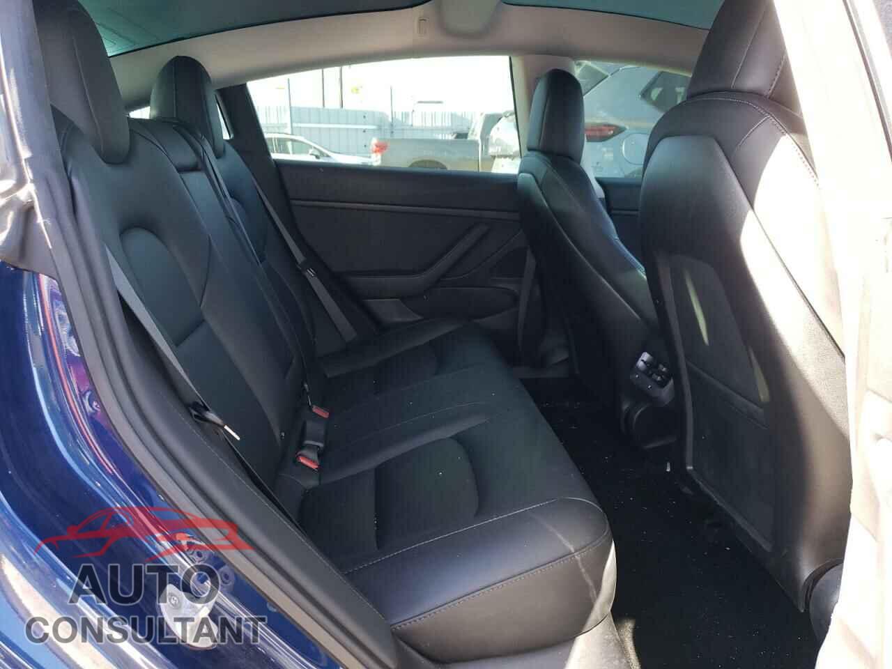 TESLA MODEL 3 2018 - 5YJ3E1EB7JF120153