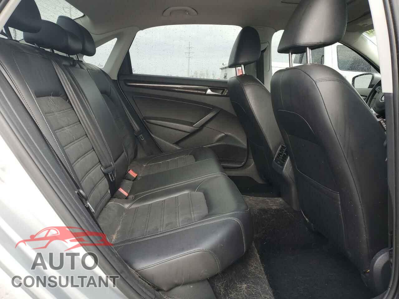 VOLKSWAGEN PASSAT 2014 - 1VWCS7A32EC021279