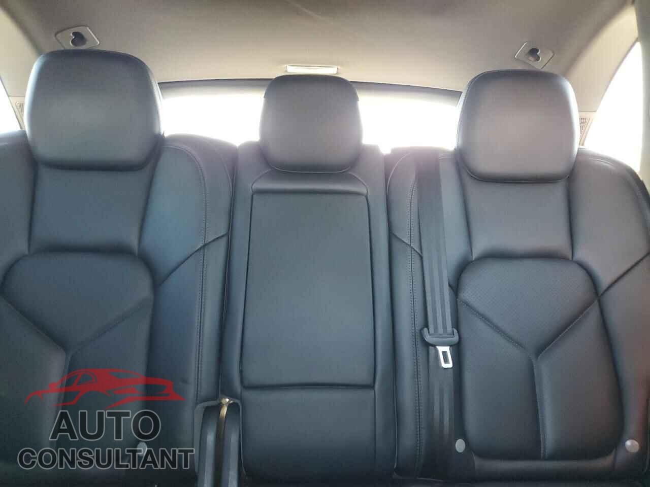 PORSCHE CAYENNE 2015 - WP1AF2A2XFLA30711