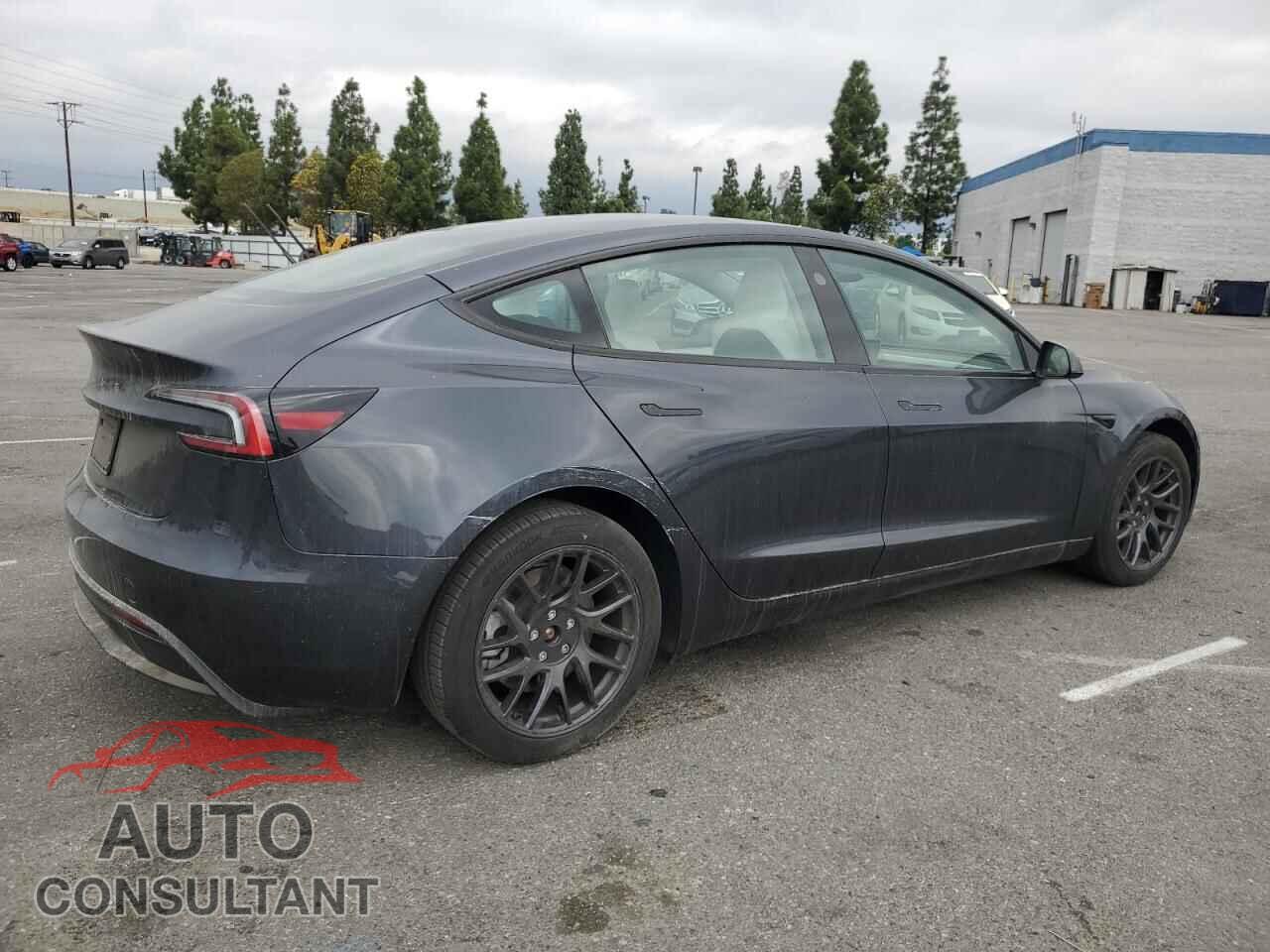 TESLA MODEL 3 2024 - 5YJ3E1EA7RF786853