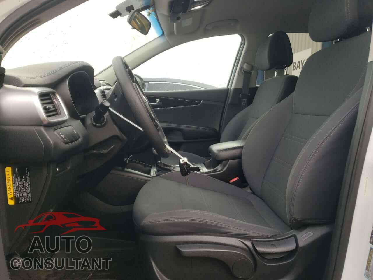 KIA SORENTO 2017 - 5XYPGDA59HG187904