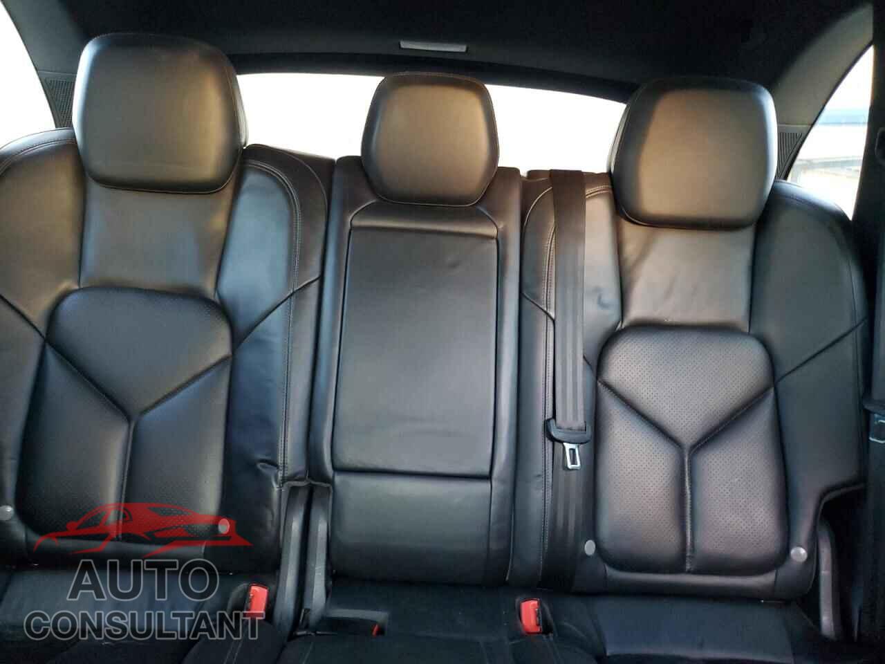PORSCHE CAYENNE 2012 - WP1AA2A21CLA01124