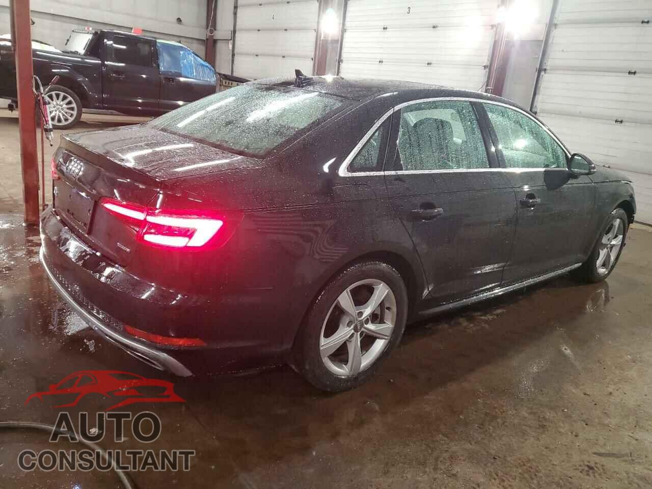 AUDI A4 2019 - WAUDNAF40KN019976