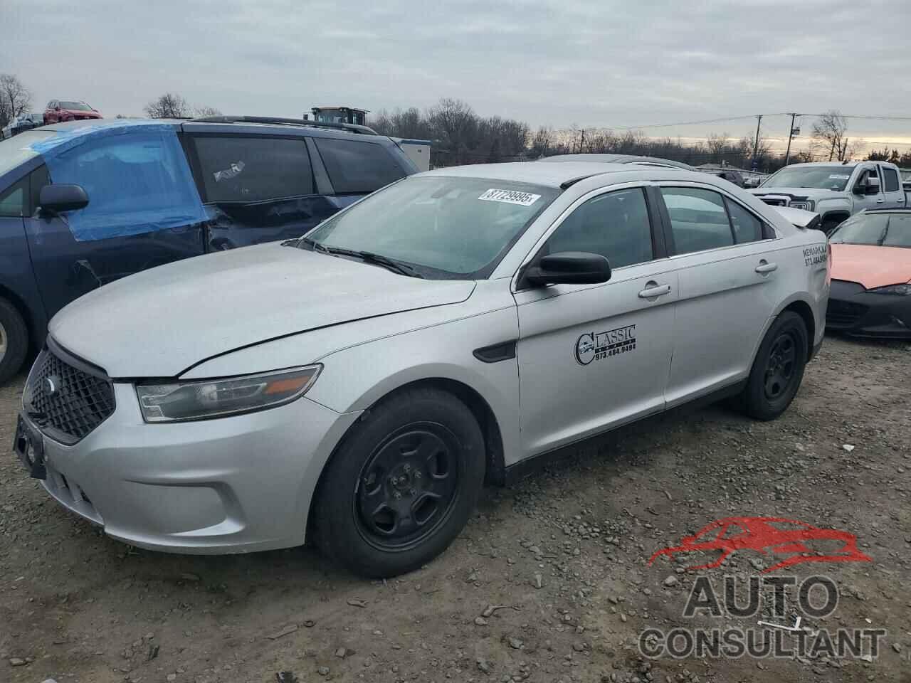 FORD TAURUS 2018 - 1FAHP2L89JG104576