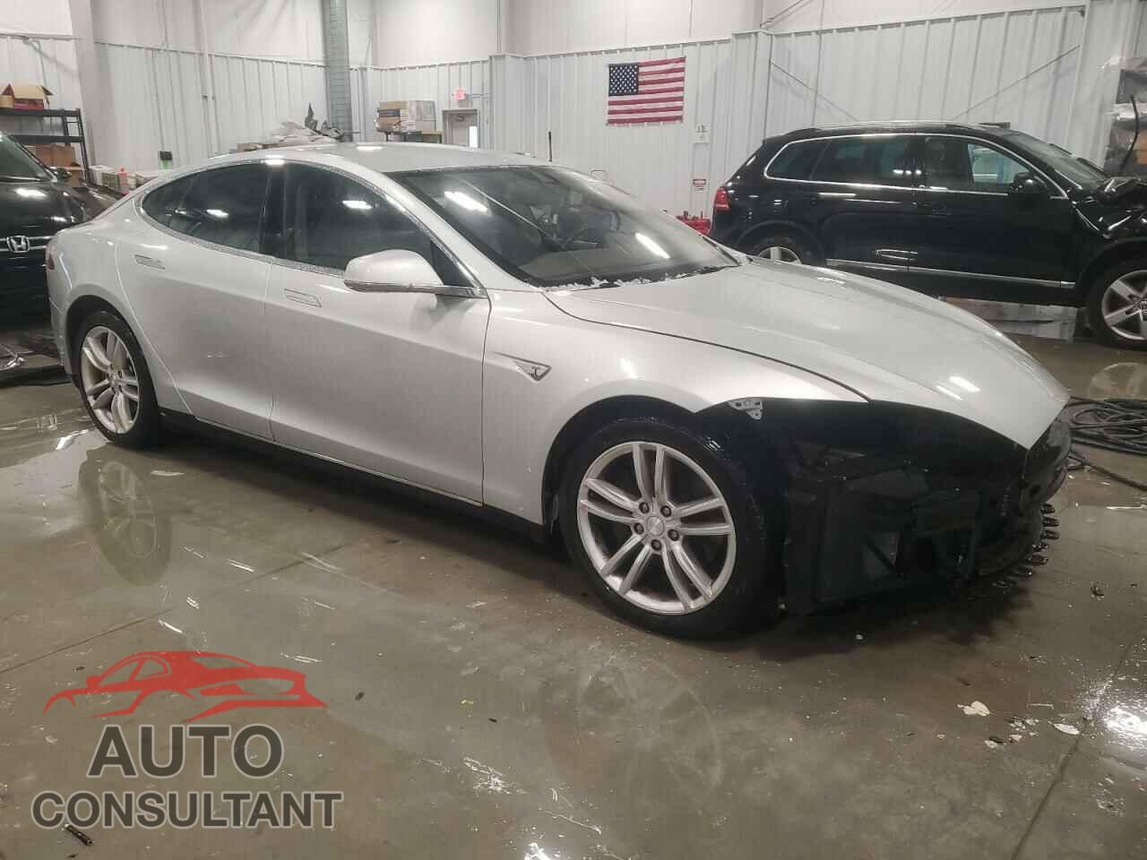TESLA MODEL S 2015 - 5YJSA1S28FF090616