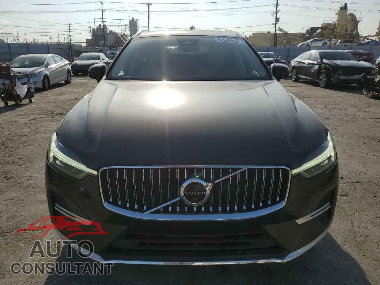 VOLVO XC60 PLUS 2023 - YV4L12DN4P1210887