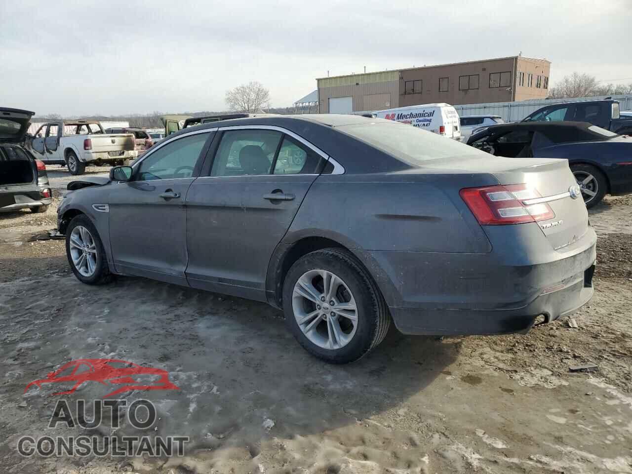 FORD TAURUS 2018 - 1FAHP2D84JG102040
