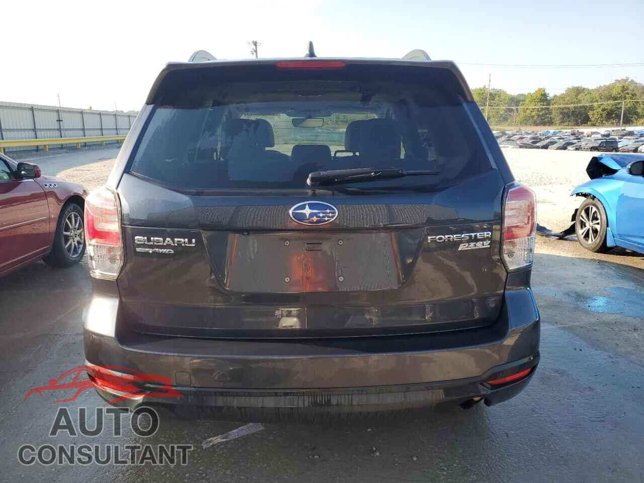 SUBARU FORESTER 2017 - JF2SJAEC1HH570330
