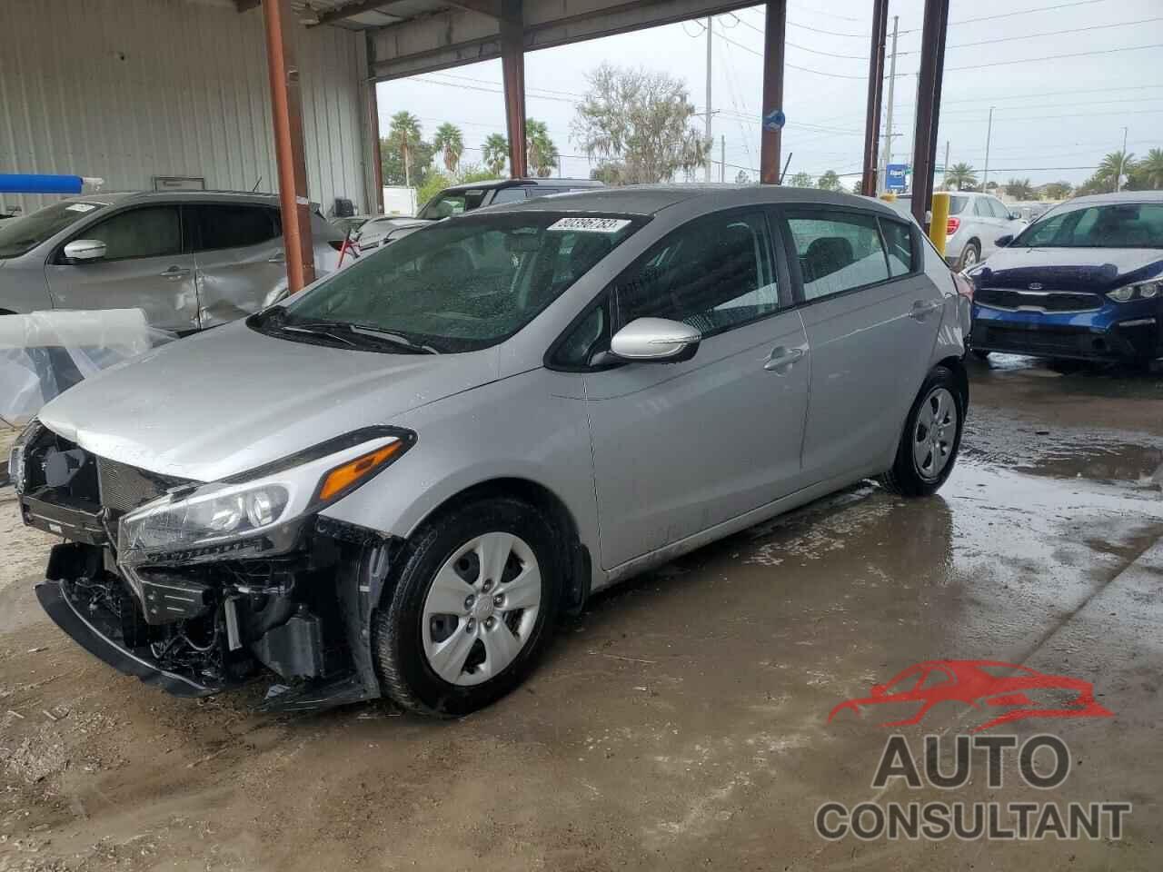 KIA FORTE 2017 - KNAFK5A84H5687291