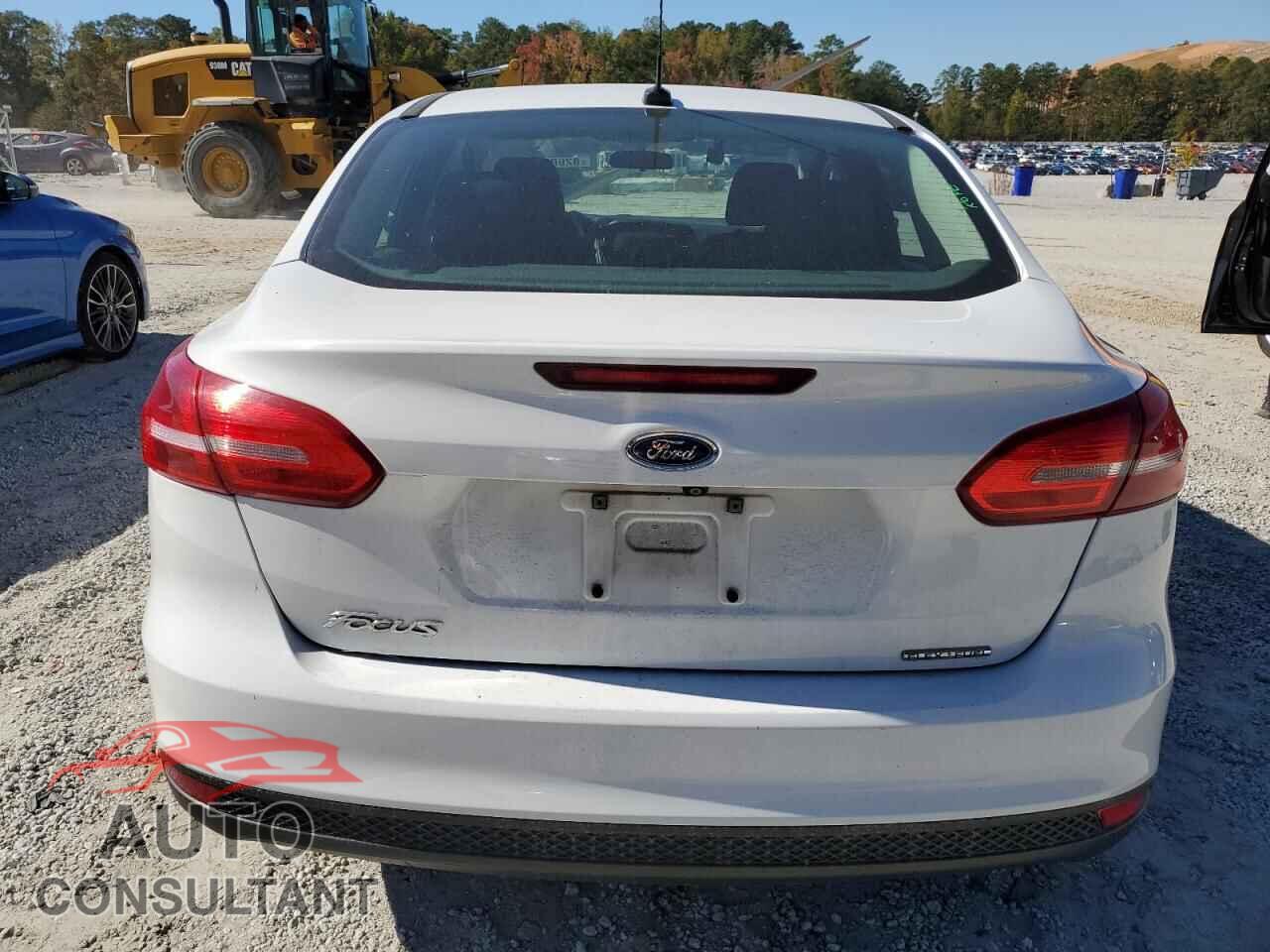 FORD FOCUS 2015 - 1FADP3E24FL354321