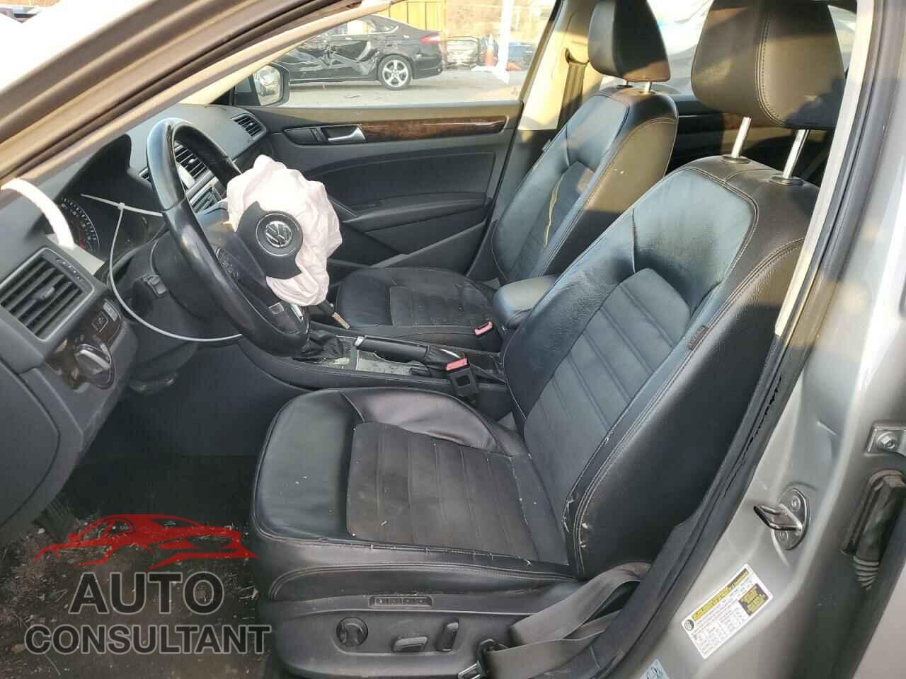 VOLKSWAGEN PASSAT 2014 - 1VWCN7A36EC005464