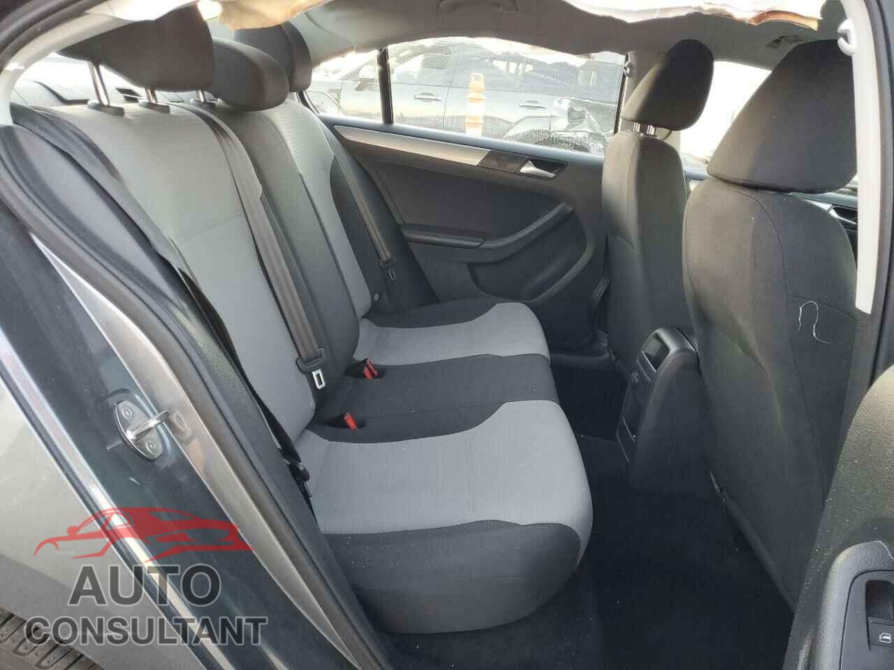 VOLKSWAGEN JETTA 2017 - 3VW2B7AJ2HM392665