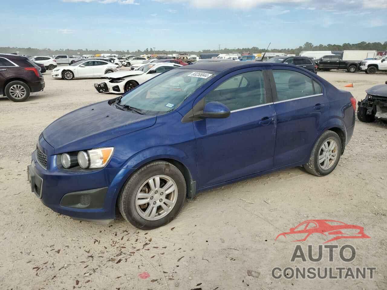 CHEVROLET SONIC 2013 - 1G1JC5SB0D4133985