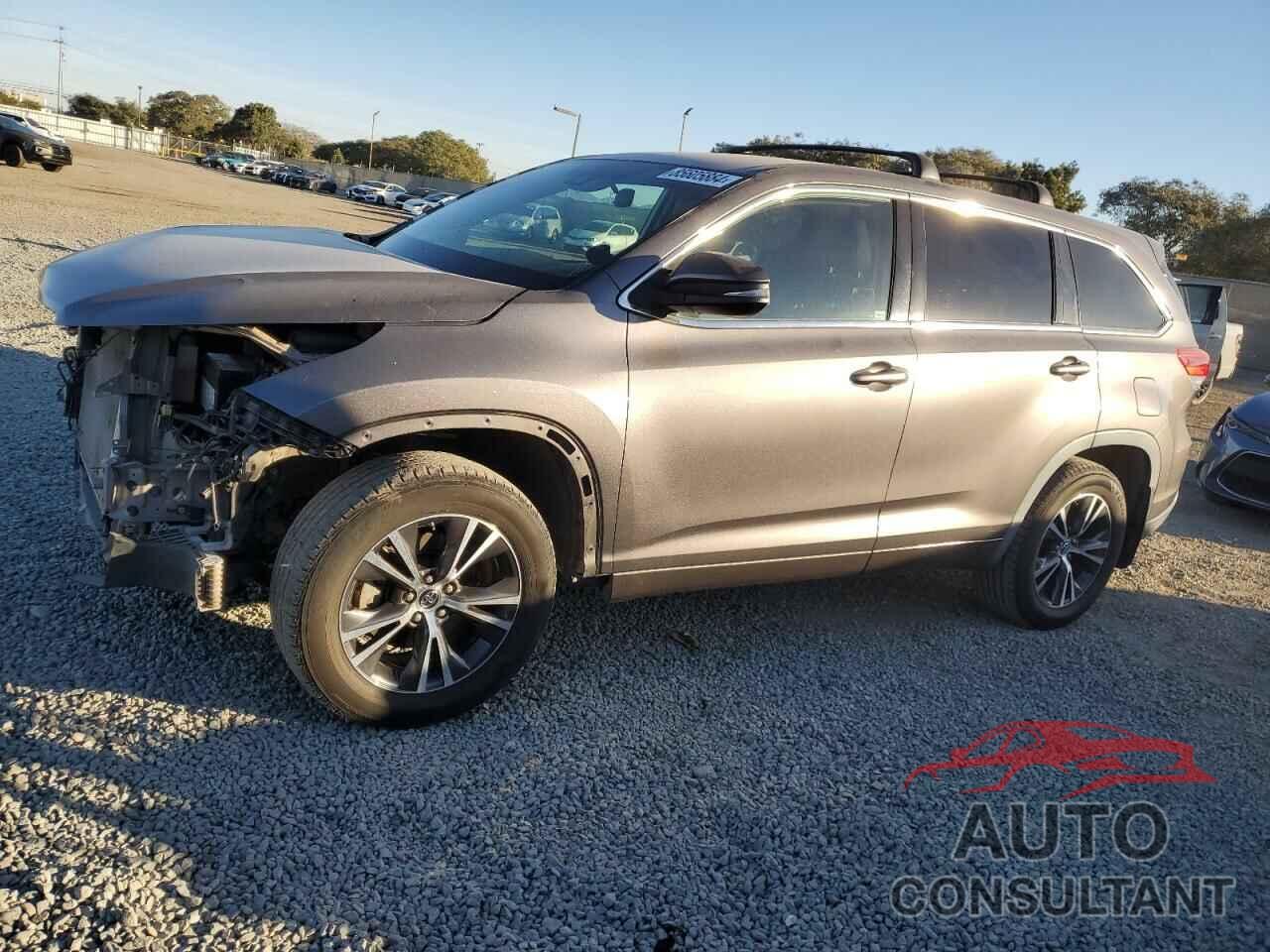 TOYOTA HIGHLANDER 2018 - 5TDBZRFH8JS845466