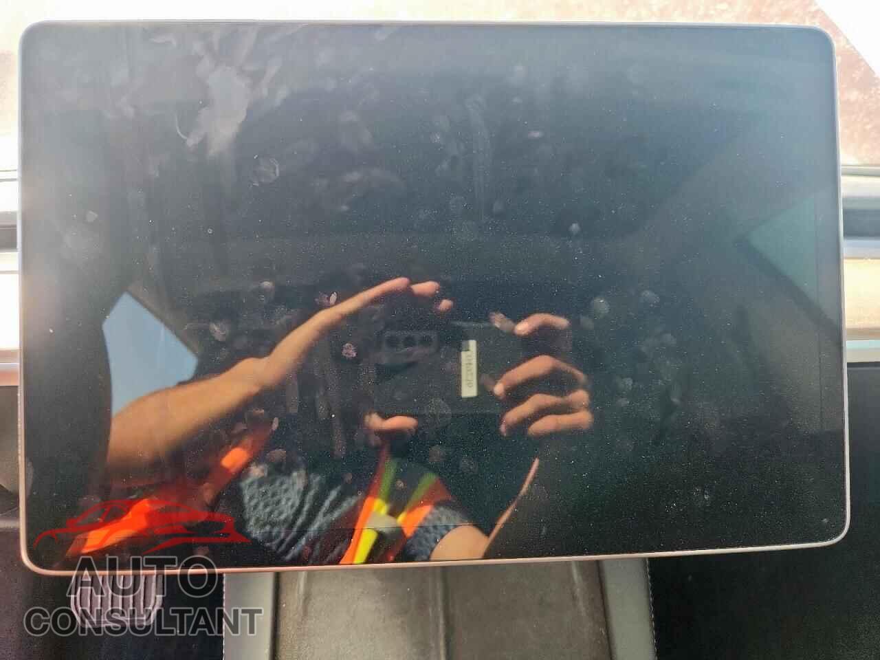 TESLA MODEL 3 2022 - 5YJ3E1EB7NF290079