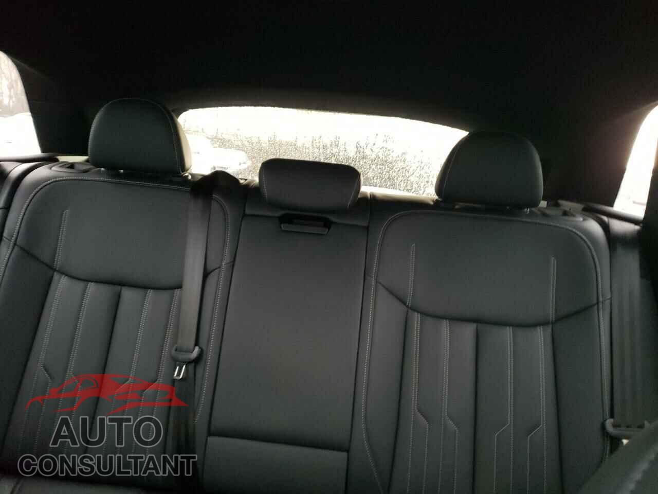 AUDI E-TRON 2019 - WA1VAAGE5KB008316