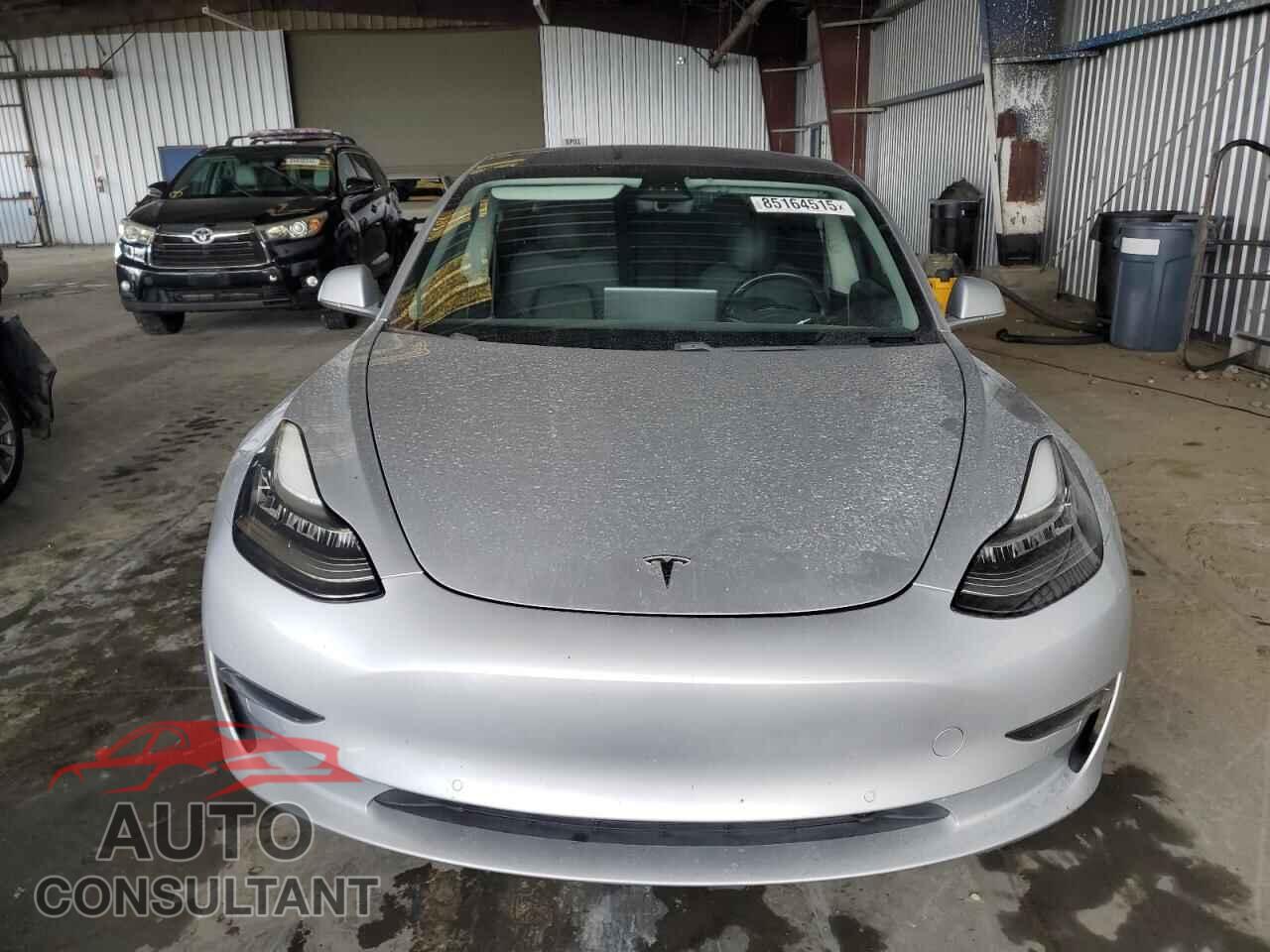TESLA MODEL 3 2018 - 5YJ3E1EA4JF043975
