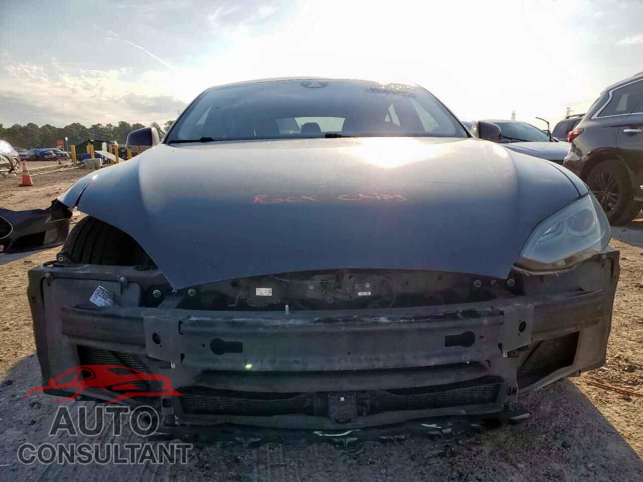 TESLA MODEL S 2015 - 5YJSA1E24FF114924