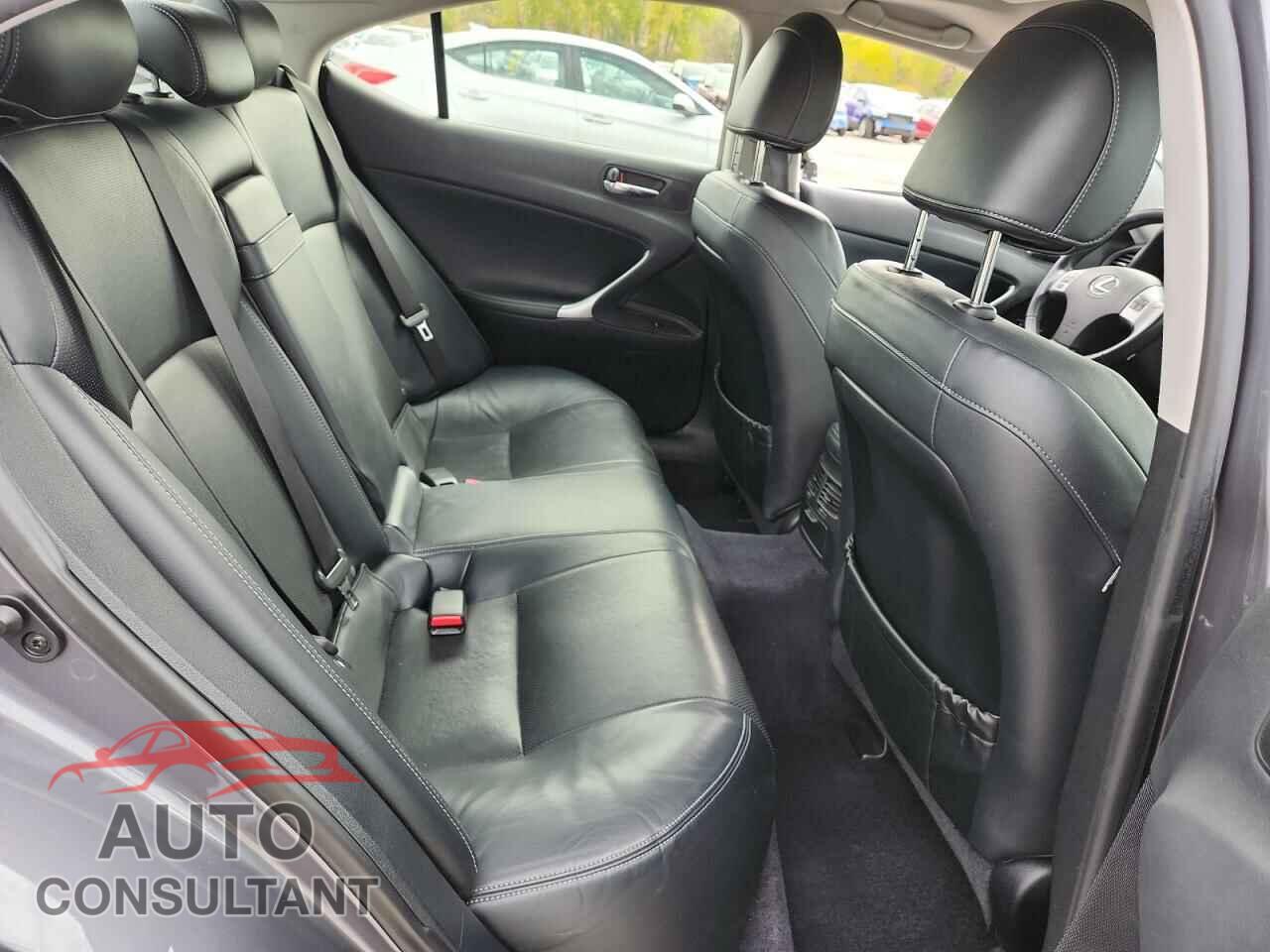 LEXUS IS 2012 - JTHCF5C26C5056178