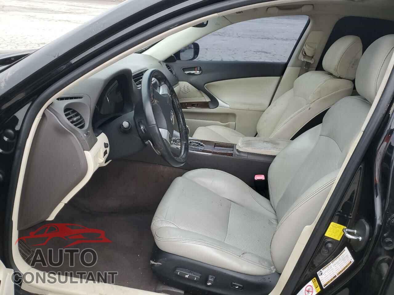 LEXUS IS 2011 - JTHBF5C28B5155532