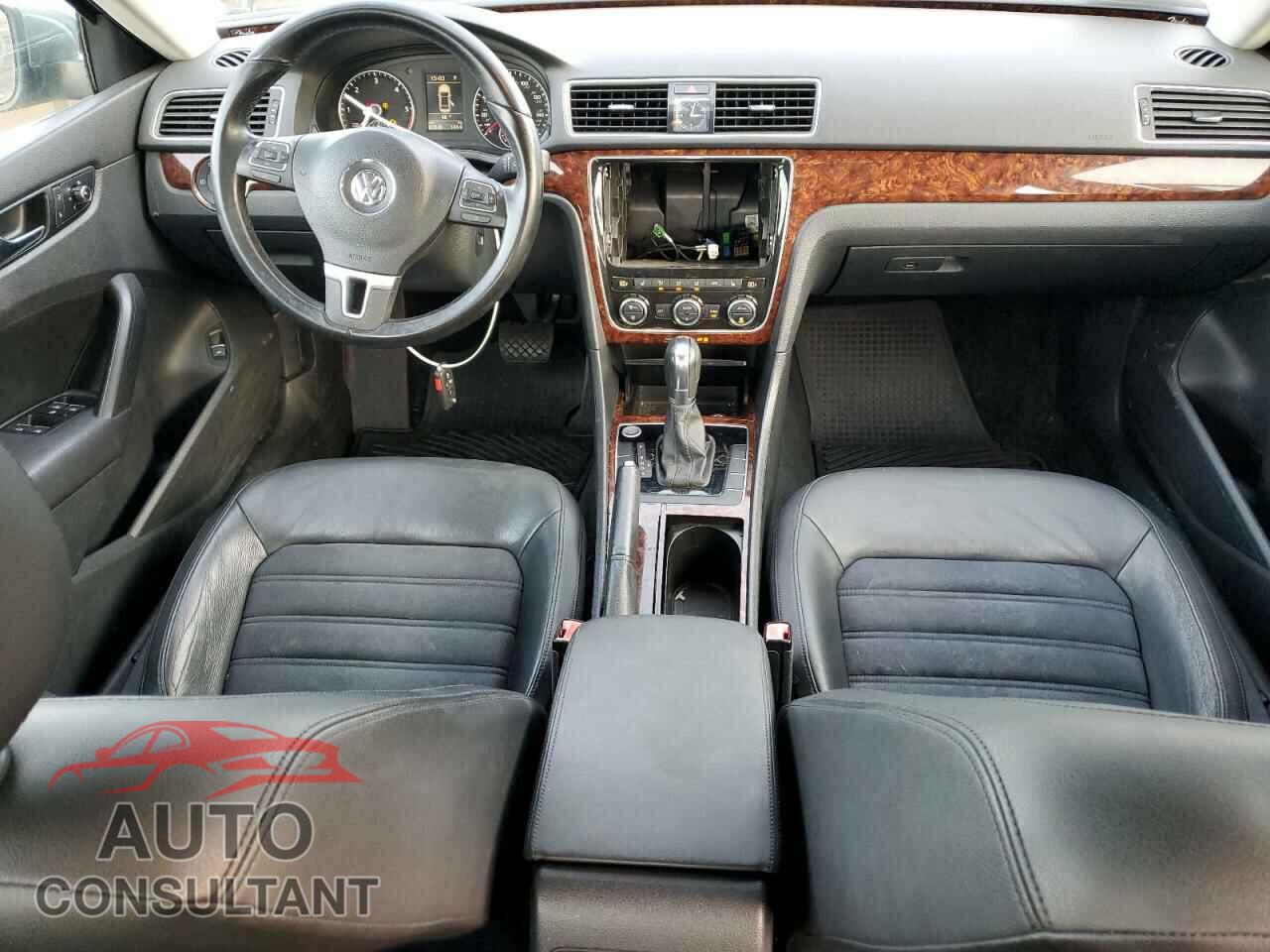 VOLKSWAGEN PASSAT 2012 - 1VWCN7A36CC033763
