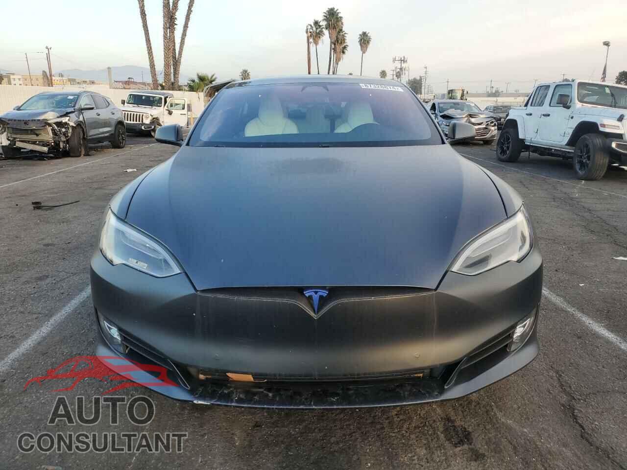 TESLA MODEL S 2018 - 5YJSA1E27JF282937