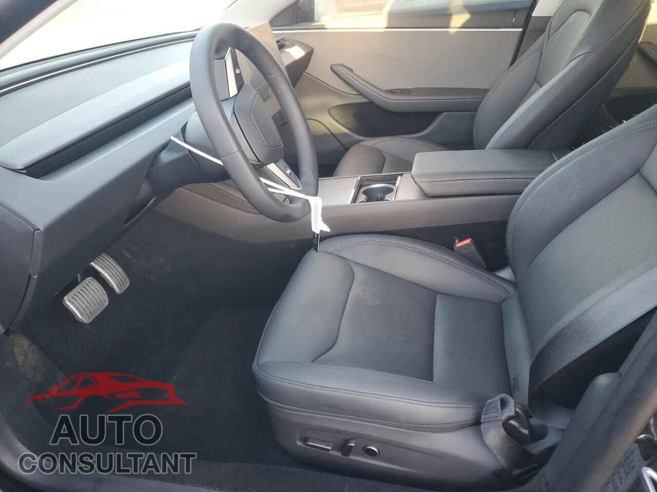 TESLA MODEL 3 2025 - 5YJ3E1EA3SF068335