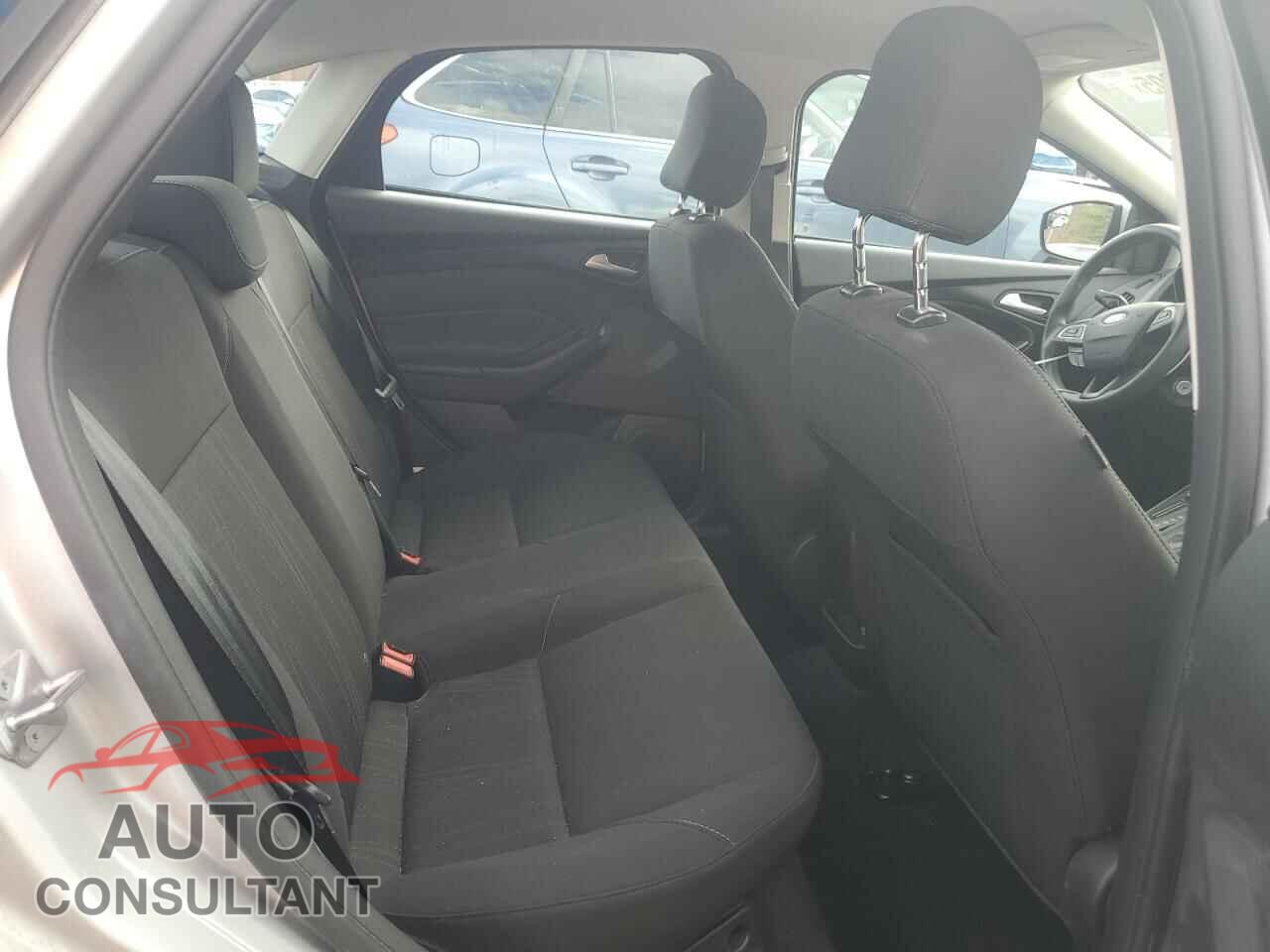 FORD FOCUS 2016 - 1FADP3F26GL388986