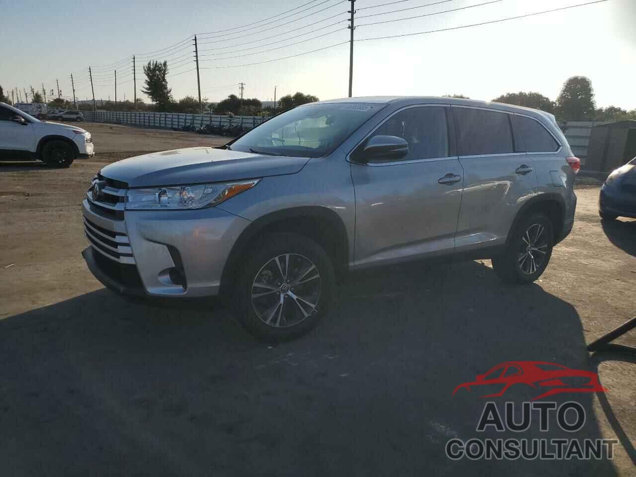 TOYOTA HIGHLANDER 2019 - 5TDZARFH9KS060090