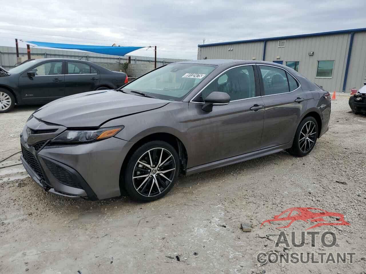 TOYOTA CAMRY 2024 - 4T1G11AK3RU889752