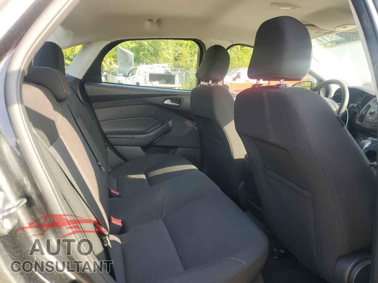 FORD FOCUS 2017 - 1FADP3FE3HL227071