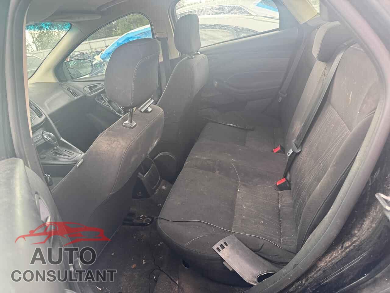 FORD FOCUS 2018 - 1FADP3E26JL308062