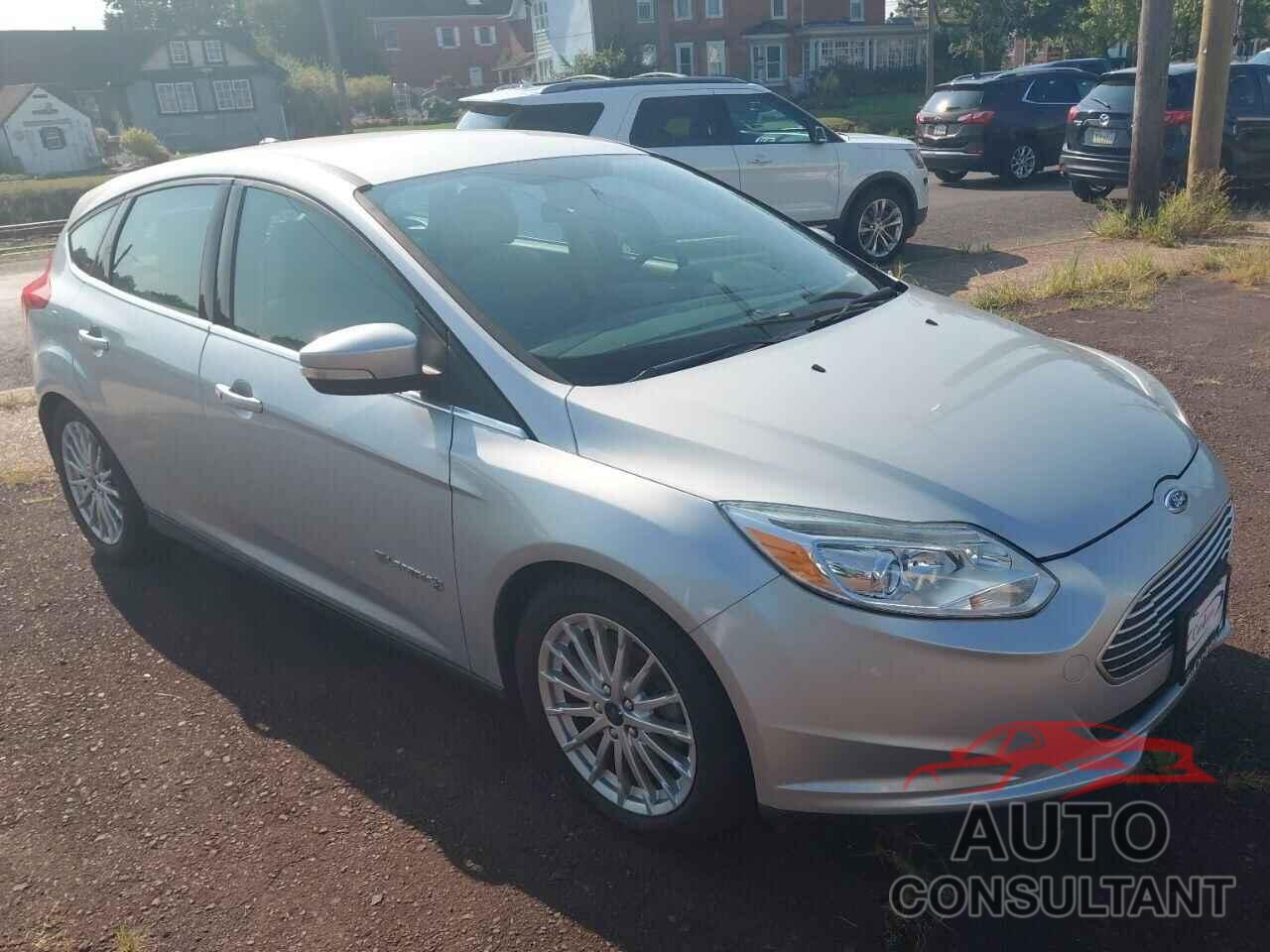 FORD FOCUS 2014 - 1FADP3R43EL342090