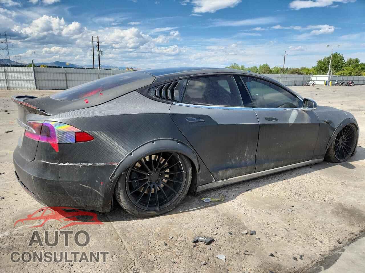 TESLA MODEL S 2017 - 5YJSA1E12HF233758