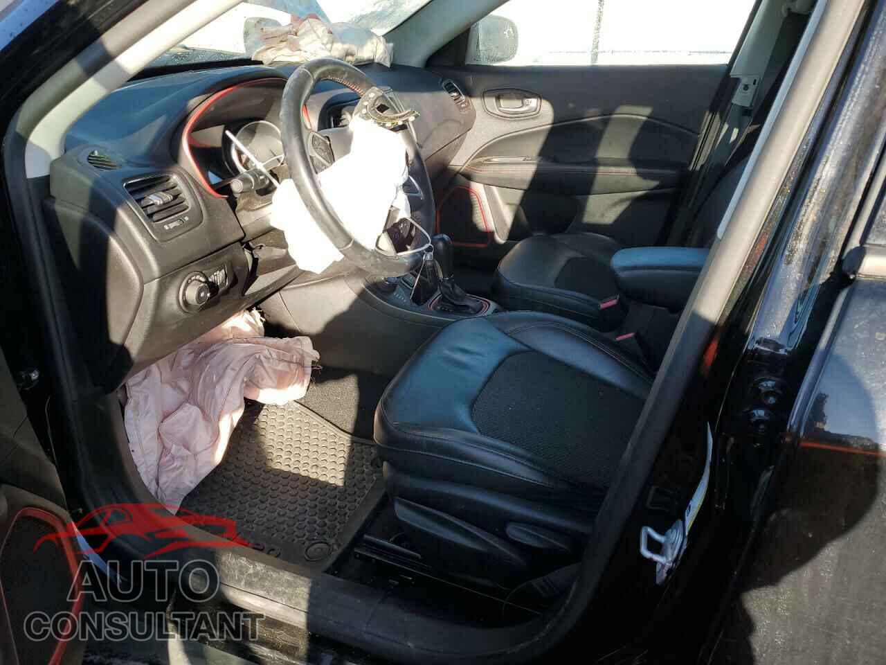 JEEP COMPASS 2019 - 3C4NJDDB2KT713042