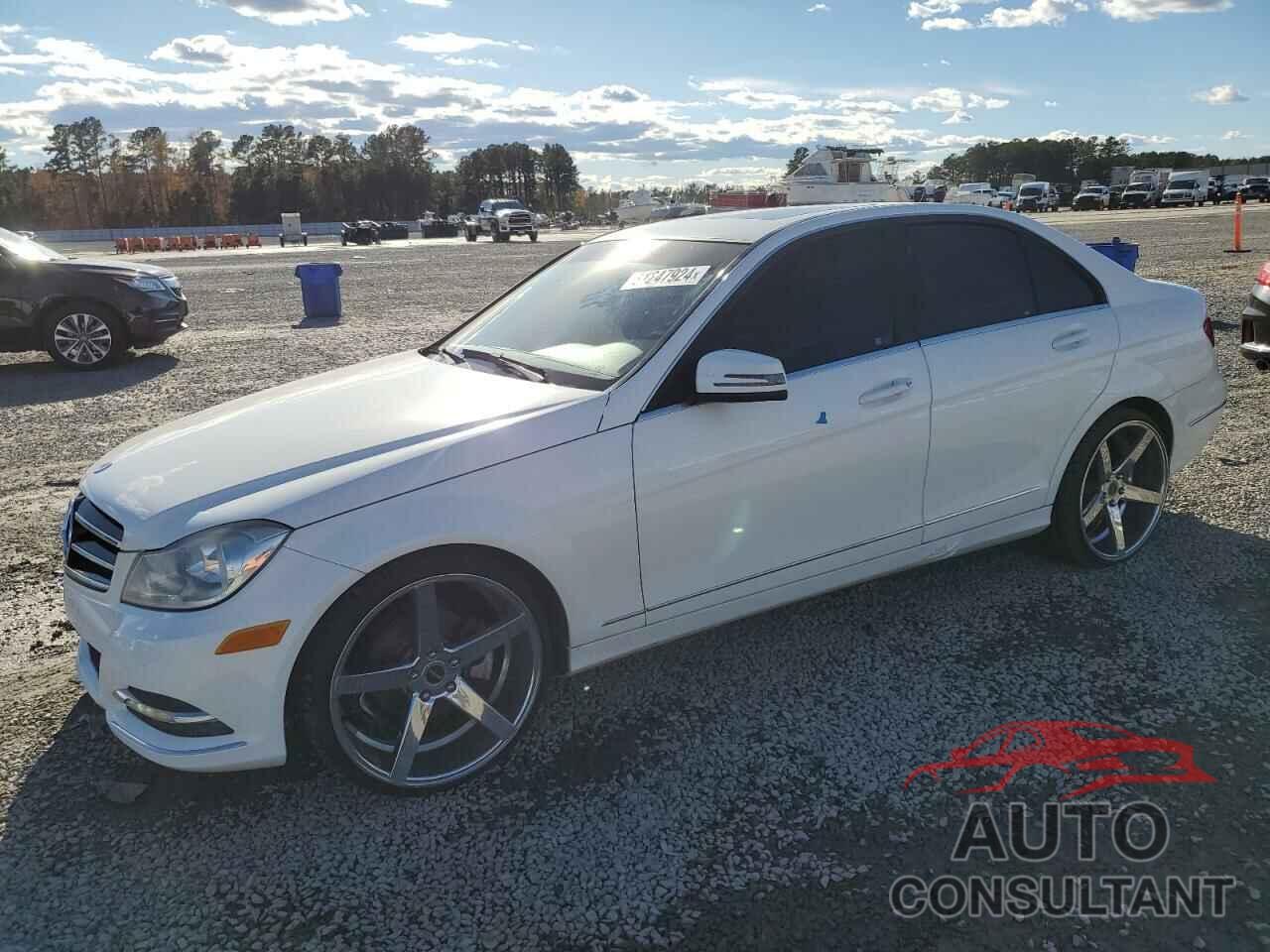 MERCEDES-BENZ C-CLASS 2014 - WDDGF4HB5EG256827