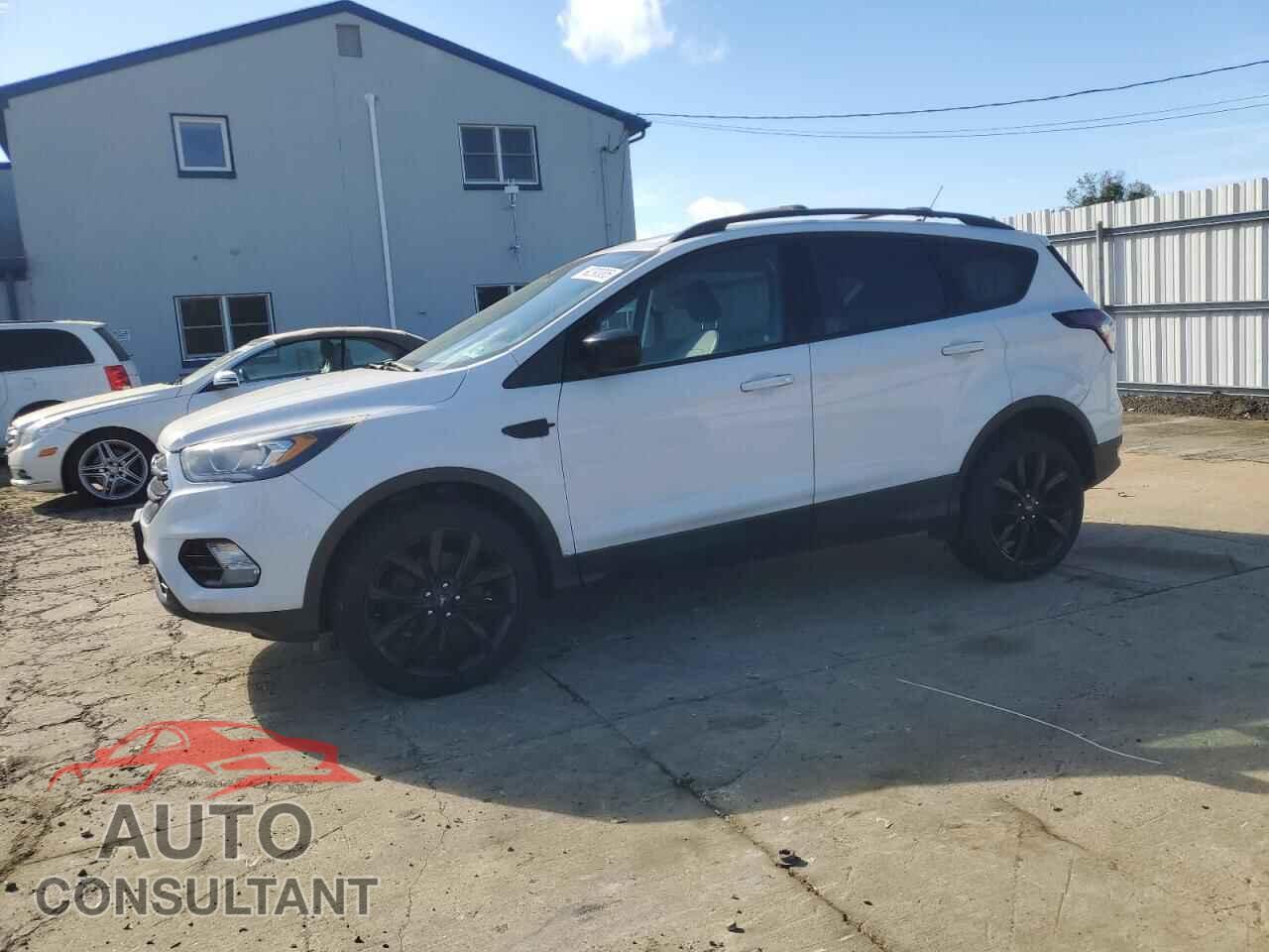 FORD ESCAPE 2018 - 1FMCU9GD2JUB78741