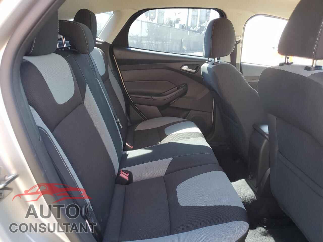 FORD FOCUS 2014 - 1FADP3K22EL453383