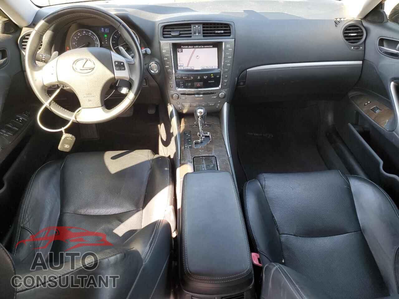 LEXUS IS 2011 - JTHBF5C28B5152940
