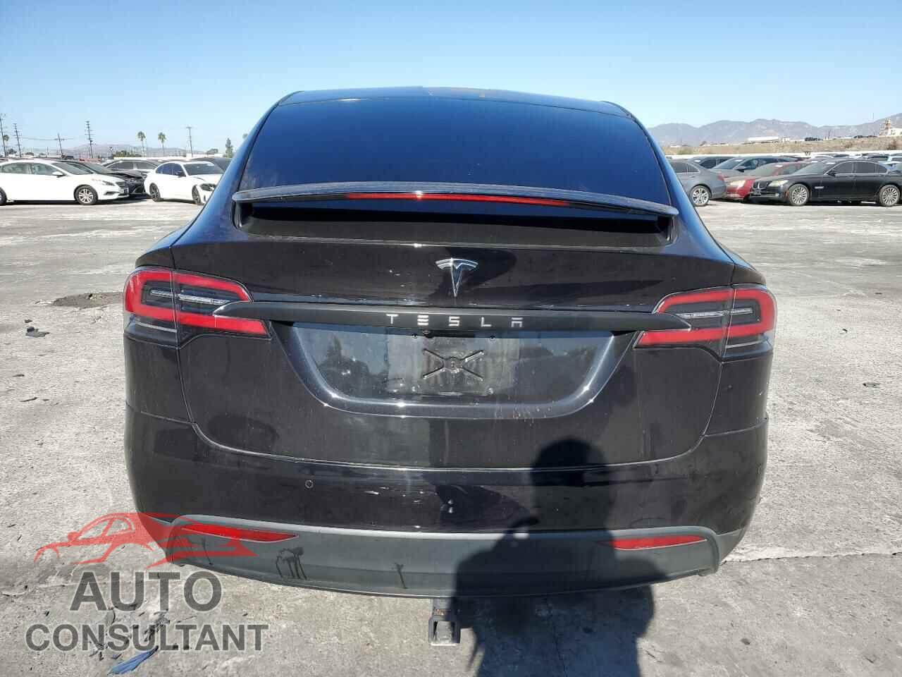 TESLA MODEL X 2016 - 5YJXCBE22GF030253