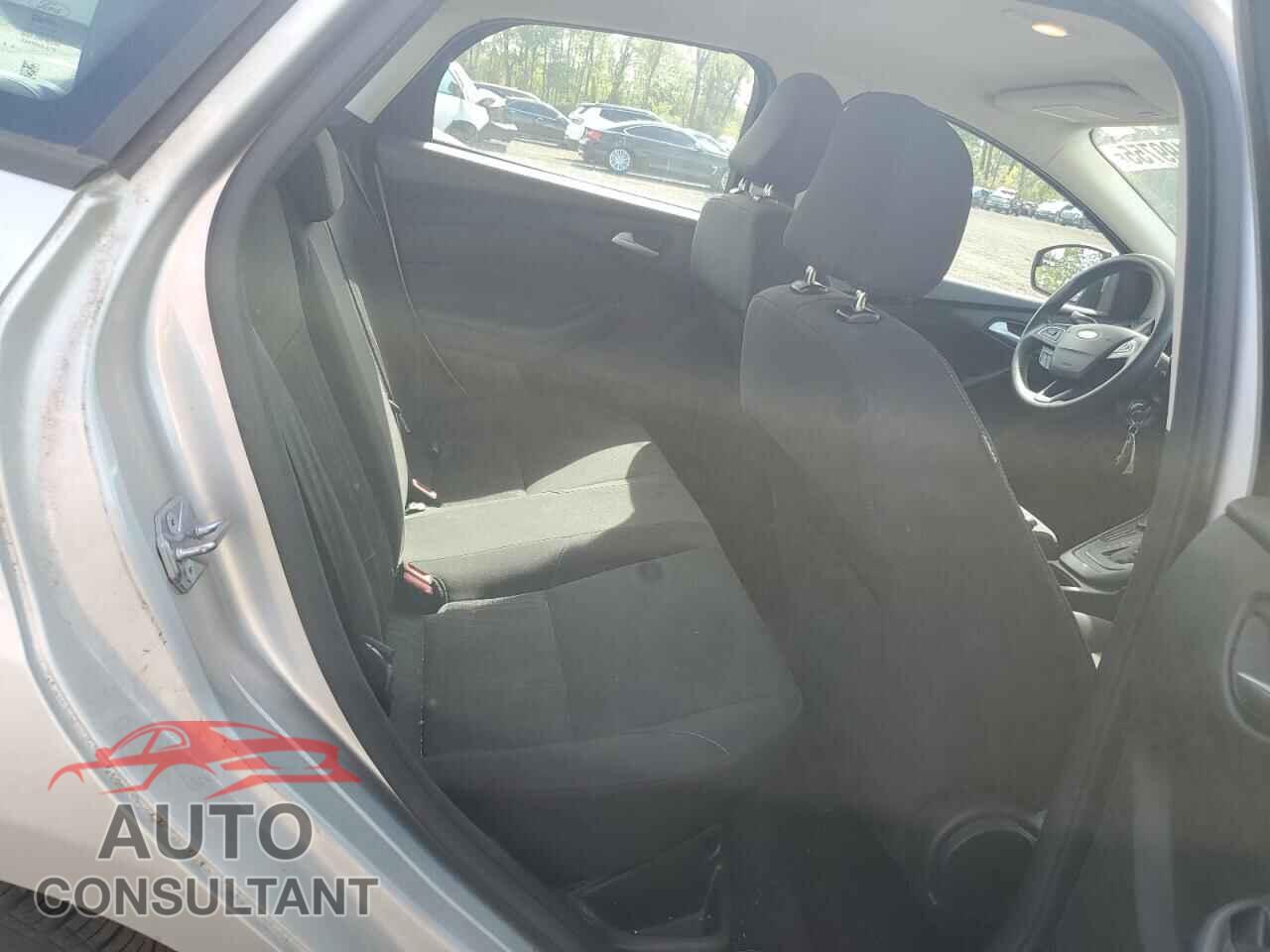 FORD FOCUS 2016 - 1FADP3F28GL296357